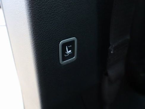 New 2026 Chrysler Pacifica Select image 41