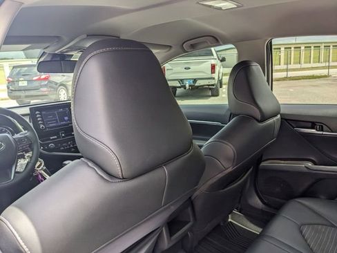 Used 2024 Toyota Camry SE image 19