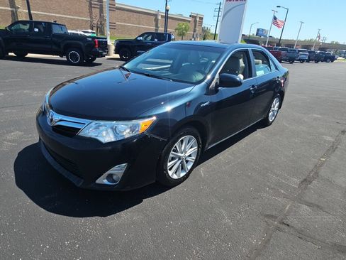Used 2012 Toyota Camry XLE w/ Leather Pkg FWD image 7