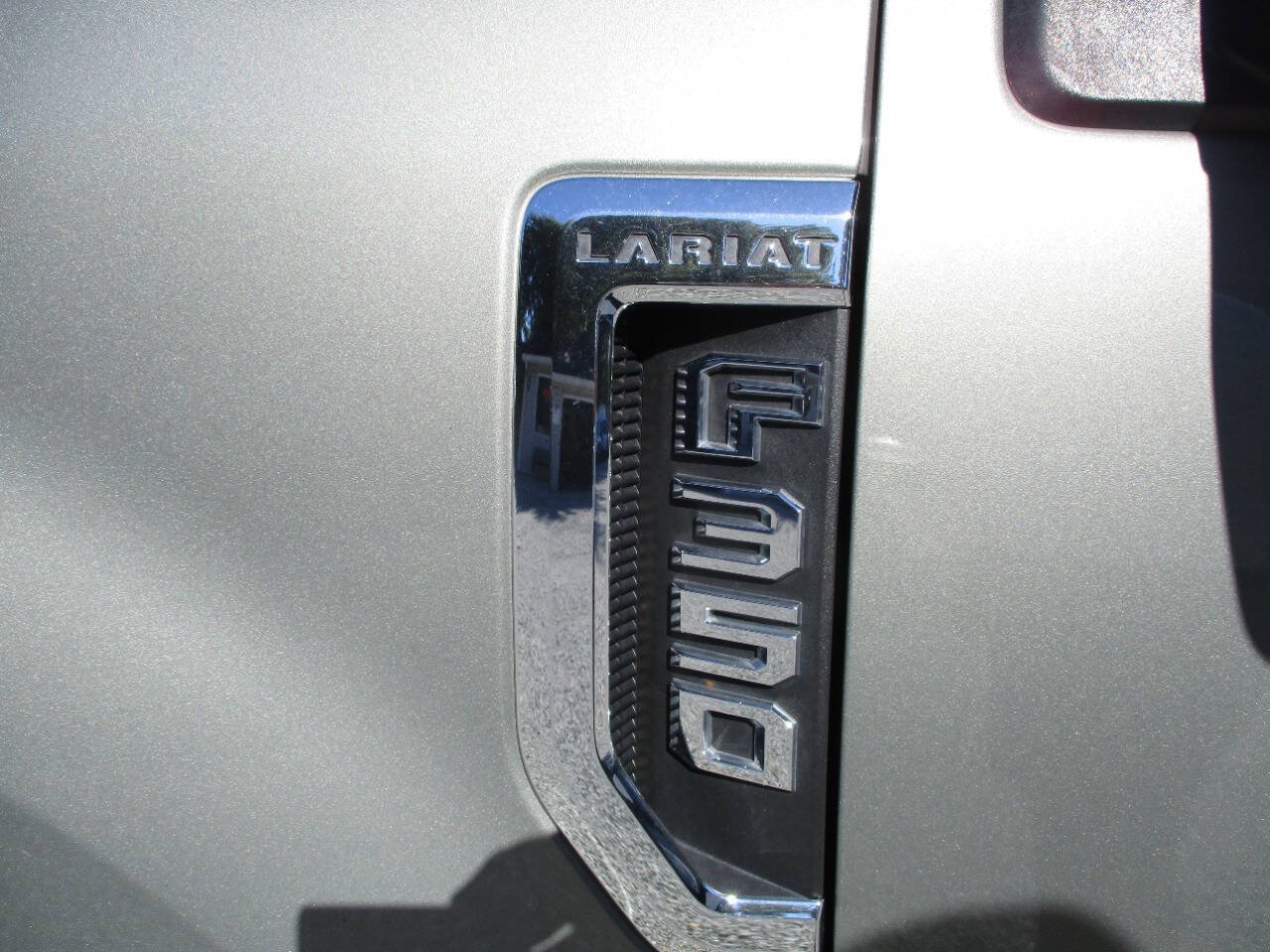 Used 2019 Ford F350 Lariat w/ Camper Package AWD/4WD image 9