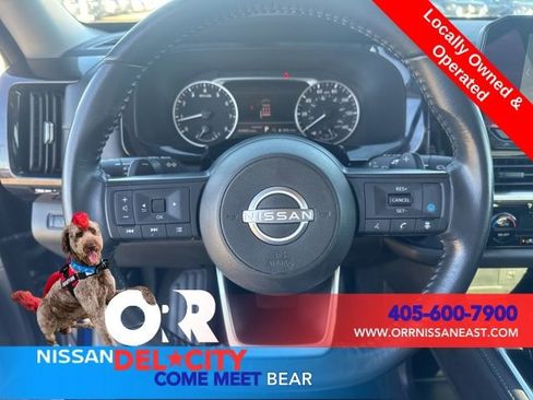 Used 2024 Nissan Pathfinder SV image 18