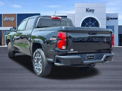 Used 2023 Chevrolet Colorado Z71 w/ Z71 Convenience Package 2 AWD/4WD image 3
