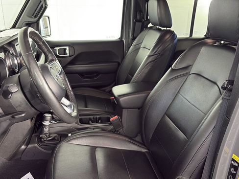 Used 2023 Jeep Wrangler Unlimited Sahara image 27