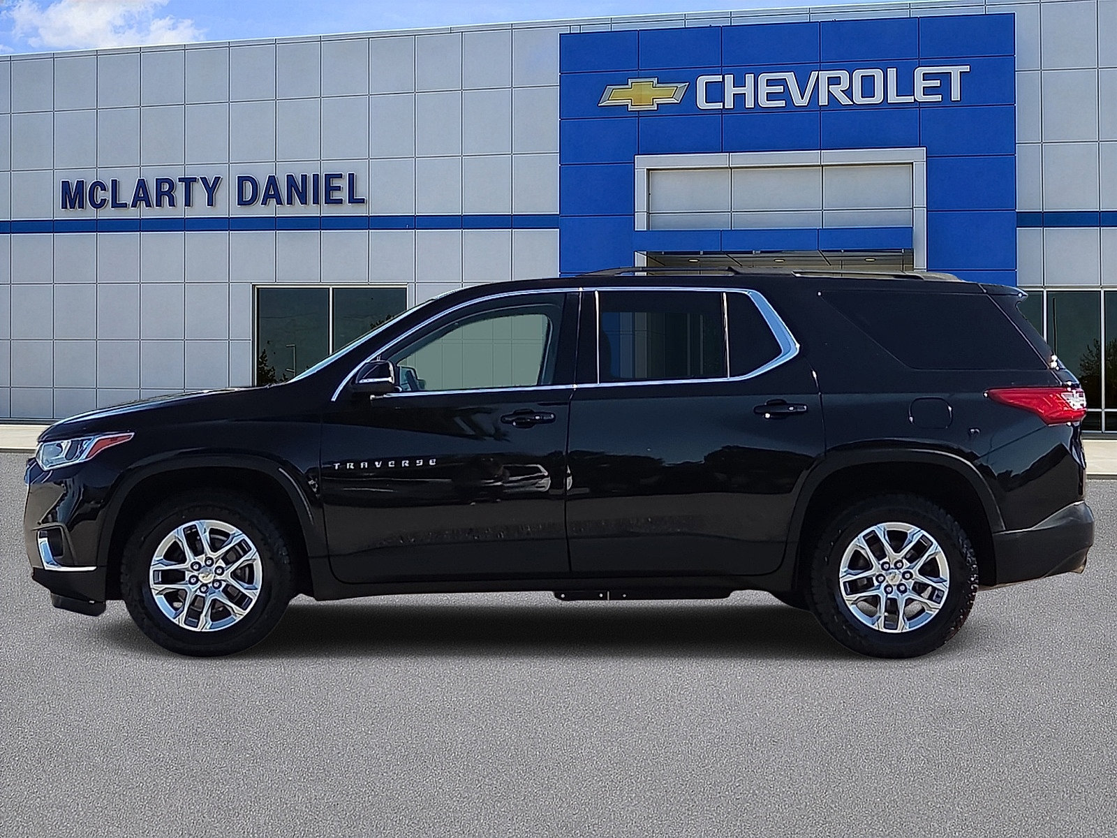Used 2021 Chevrolet Traverse LT FWD image 3