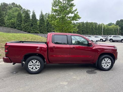 Used 2022 Nissan Frontier SV RWD image 8