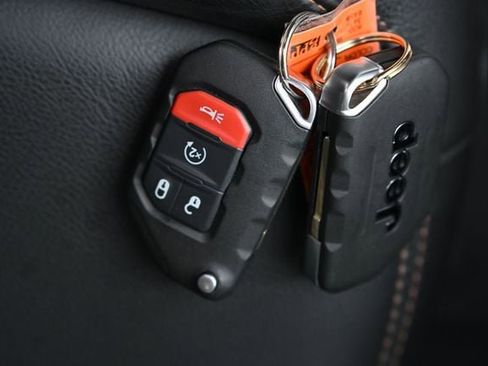 Used 2022 Jeep Wrangler Unlimited Rubicon w/ Xtreme Recon 35" Tire Package image 52