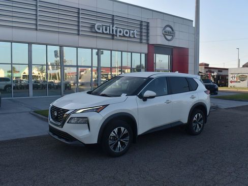 Used 2023 Nissan Rogue SV FWD image 2