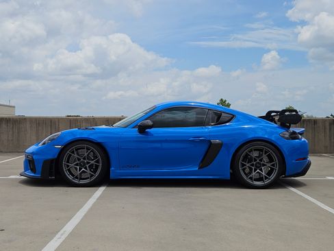 Used 2025 Porsche 718 Cayman GT4 RS RWD image 2