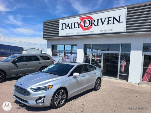 Used 2019 Ford Fusion Titanium AWD/4WD image 2