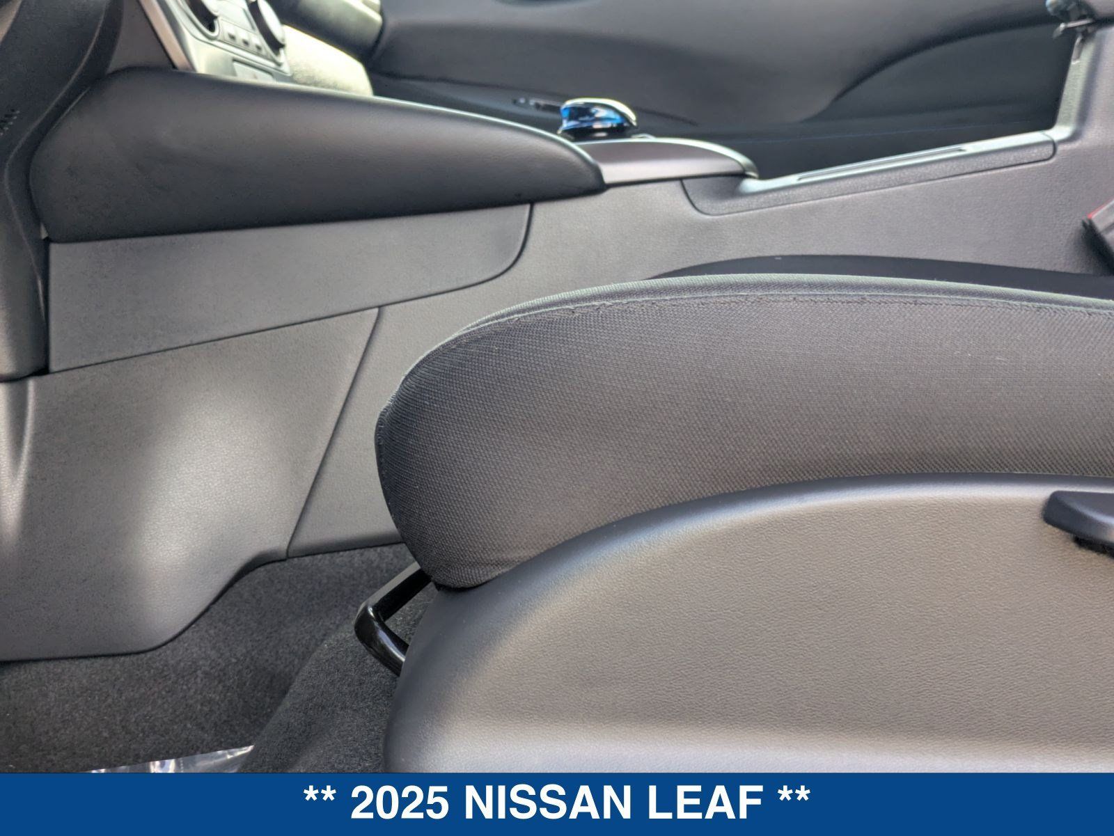 Used 2025 Nissan Leaf S FWD image 23