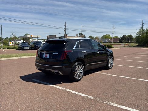 Used 2023 Cadillac XT5 Premium Luxury w/ LPO, Floor Liner Package image 5
