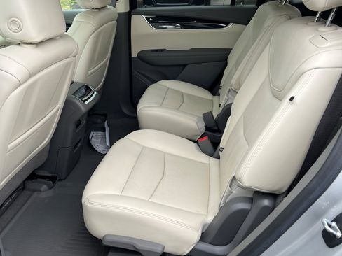 Used 2020 Cadillac XT6 Premium Luxury w/ LPO, Floor Liner Package image 15