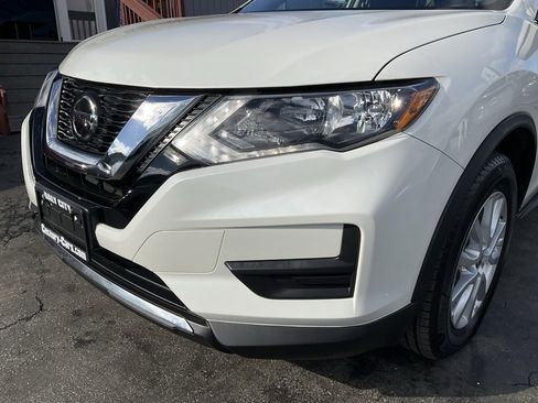 Used 2018 Nissan Rogue SV image 86