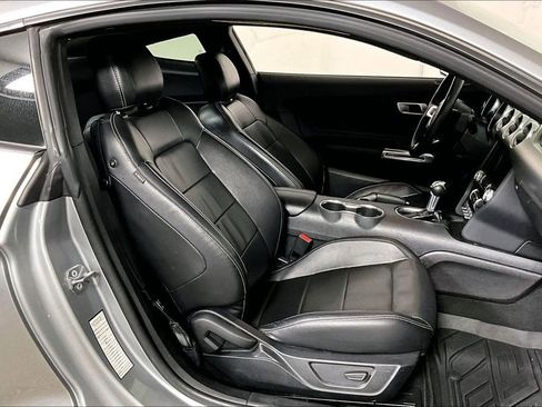 Used 2022 Ford Mustang Premium image 7