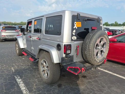 Used 2017 Jeep Wrangler Unlimited Sahara w/ Dual Top Group AWD/4WD image 3