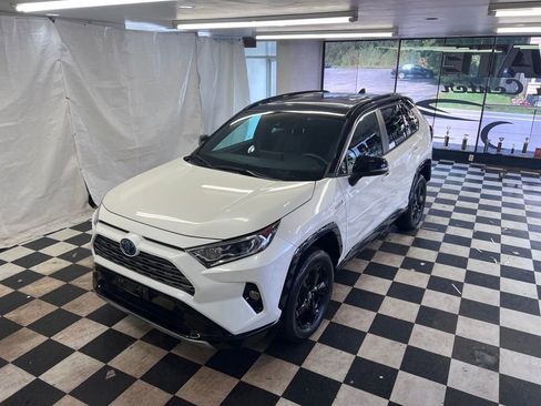 Used 2020 Toyota RAV4 XSE image 5