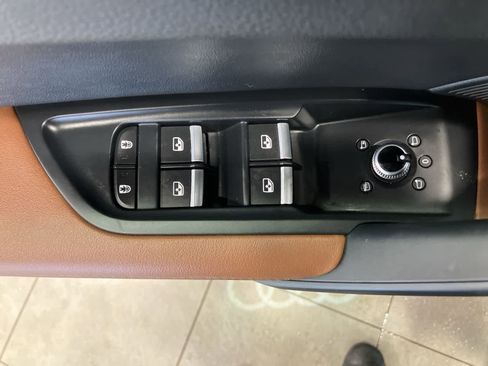 Used 2021 Audi Q5 Premium Plus w/ Premium Plus Package image 16