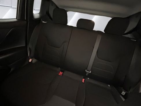 Used 2017 Jeep Renegade Altitude image 18