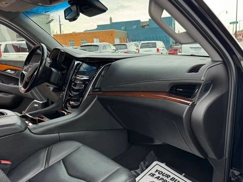 Used 2016 Cadillac Escalade Luxury image 23
