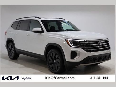 Used 2025 Volkswagen Atlas SE FWD image 1