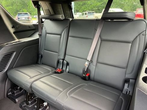 Used 2025 GMC Yukon Denali AWD/4WD image 39
