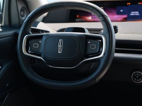 Used 2025 Lincoln Navigator Reserve AWD/4WD image 26