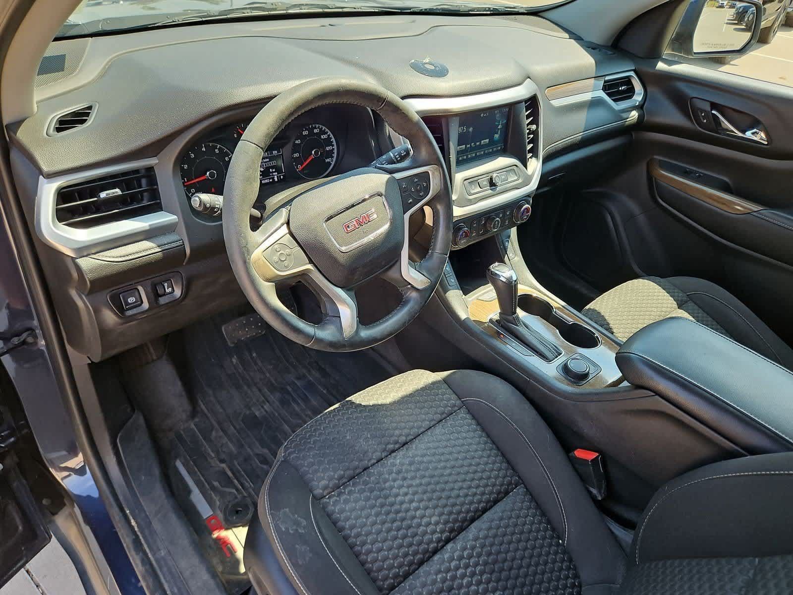 Used 2018 GMC Acadia SLE w/ Driver Alert Package I FWD image 2