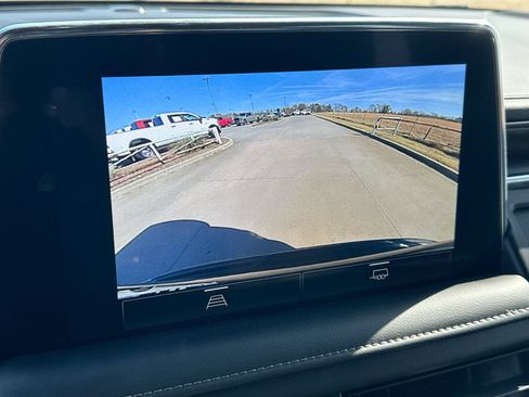 Used 2022 Chevrolet Tahoe LT AWD/4WD image 16