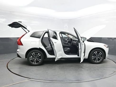 Used 2021 Volvo XC60 T6 Momentum AWD/4WD image 62
