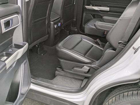 Used 2021 Ford Explorer XLT w/ Equipment Group 202A image 26