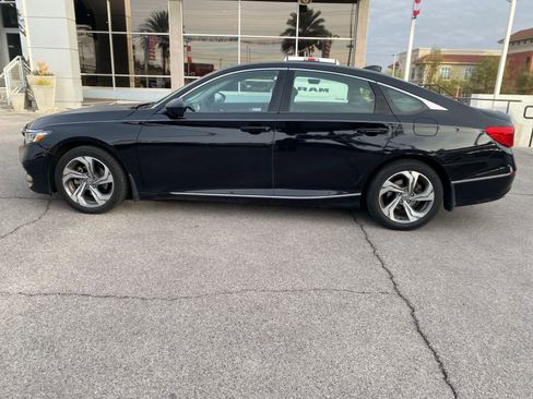 Used 2018 Honda Accord EX image 10