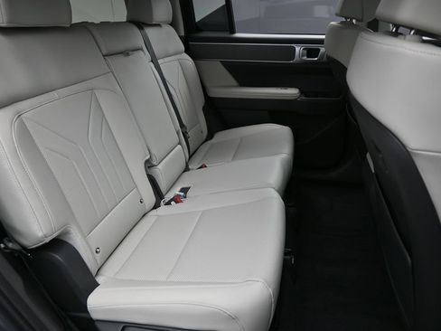 Used 2025 Hyundai Santa Fe SEL FWD image 31