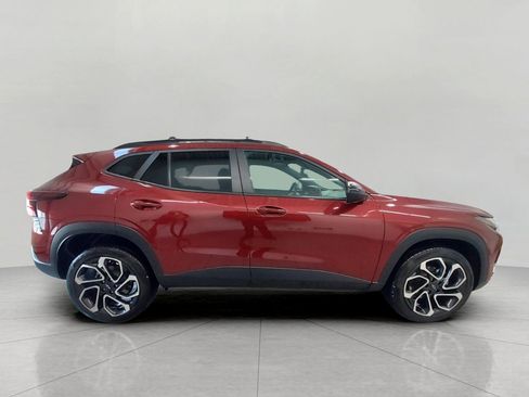 Used 2024 Chevrolet Trax RS FWD image 9