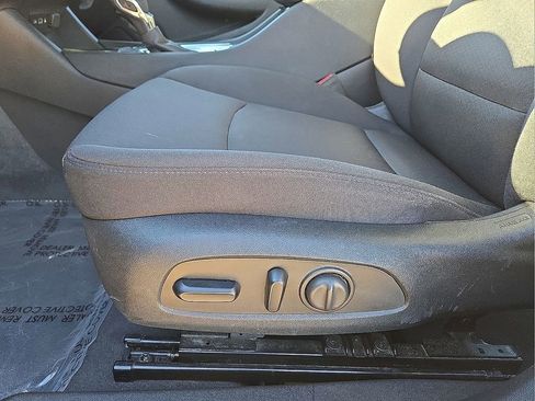 Used 2023 Chevrolet Malibu LT image 24