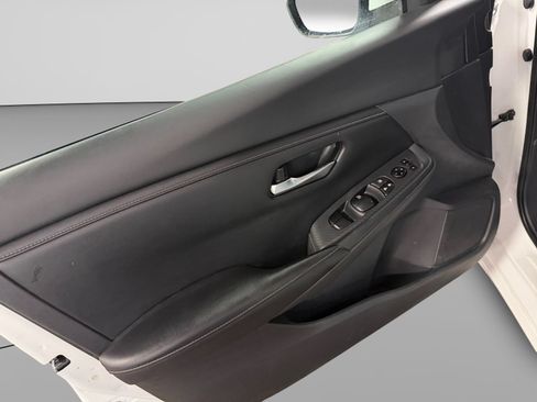 Used 2021 Nissan Sentra SV FWD image 14