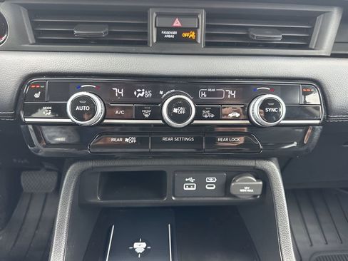 Used 2024 Honda Pilot Touring image 21