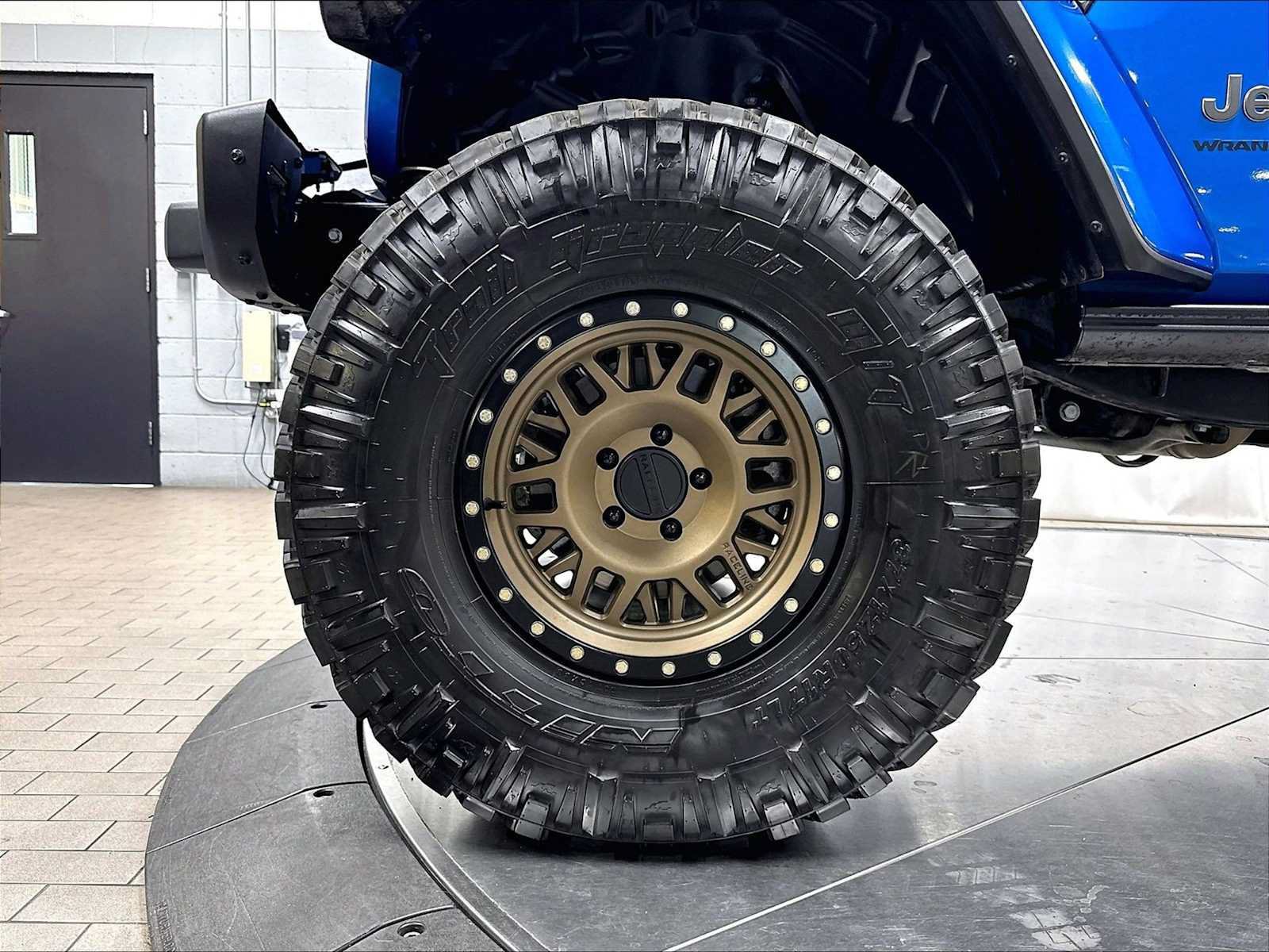 Used 2023 Jeep Wrangler Unlimited Rubicon 392 w/ Trailer Tow Package AWD/4WD image 14