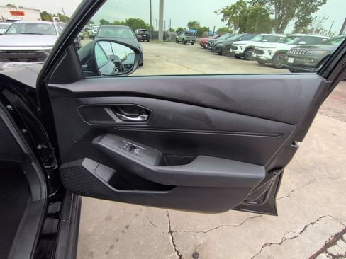 Used 2025 Honda Accord LX image 32