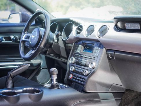 Used 2017 Ford Mustang GT RWD image 10
