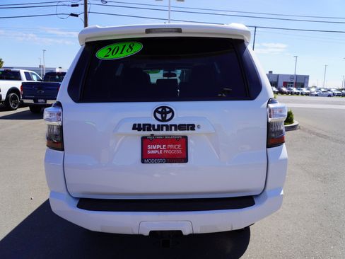 Used 2018 Toyota 4Runner SR5 Premium AWD/4WD image 10