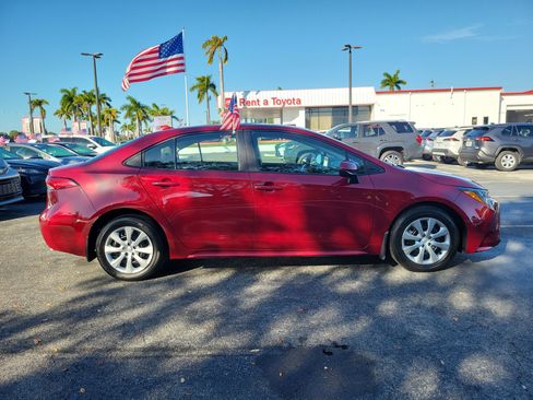 Used 2025 Toyota Corolla LE image 13