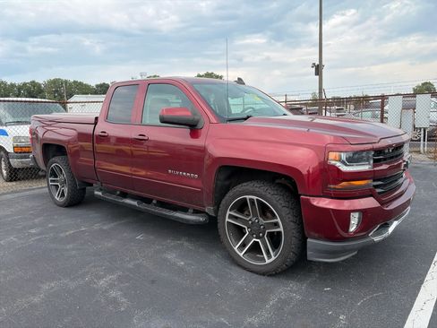 Used 2017 Chevrolet Silverado 1500 LT w/ LPO, Black Pack AWD/4WD image 3