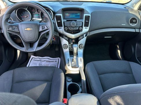 Used 2015 Chevrolet Cruze LT image 11