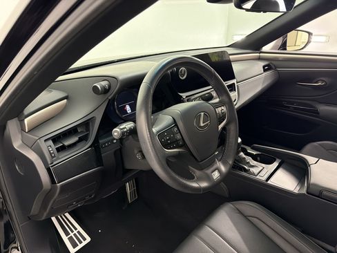 Certified 2023 Lexus ES 350 F Sport w/ Accessory Package (Z2) FWD image 4