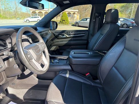 Certified 2023 GMC Yukon XL Denali AWD/4WD image 9