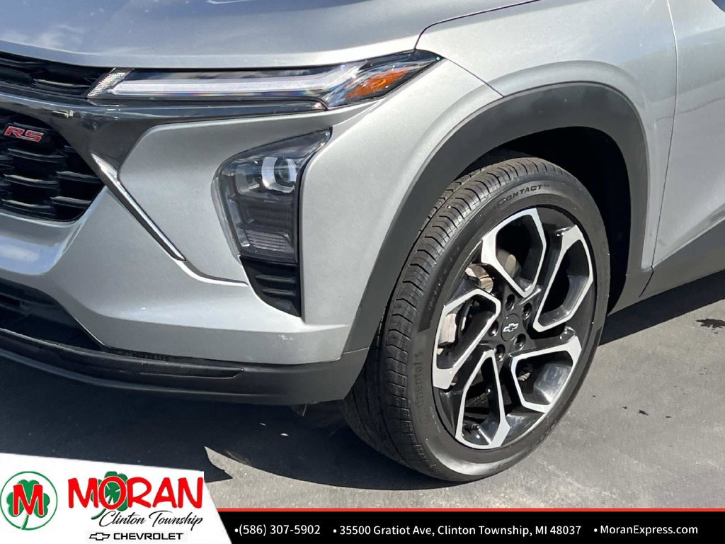 Certified 2024 Chevrolet Trax RS w/ Driver Confidence Package FWD image 9