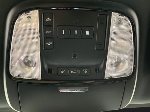Used 2025 Dodge Durango GT AWD/4WD image 35