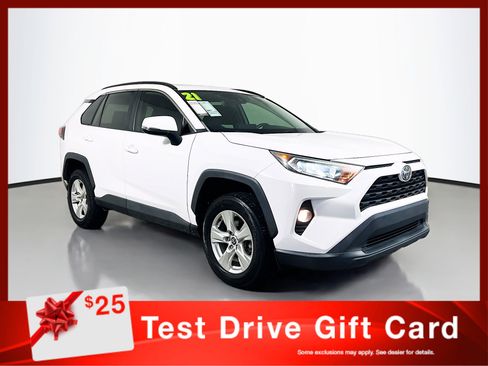 Used 2021 Toyota RAV4 XLE w/ Convenience Package FWD image 1