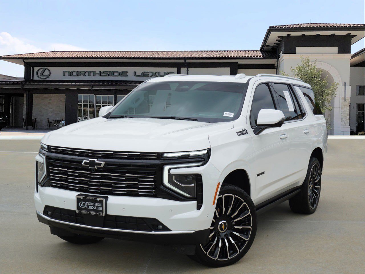 Used 2025 Chevrolet Tahoe High Country AWD/4WD image 1