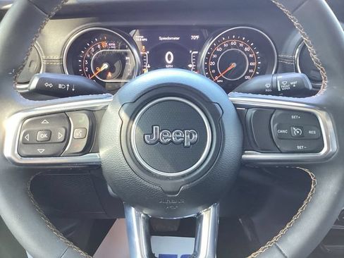 Certified 2023 Jeep Gladiator Overland AWD/4WD image 12